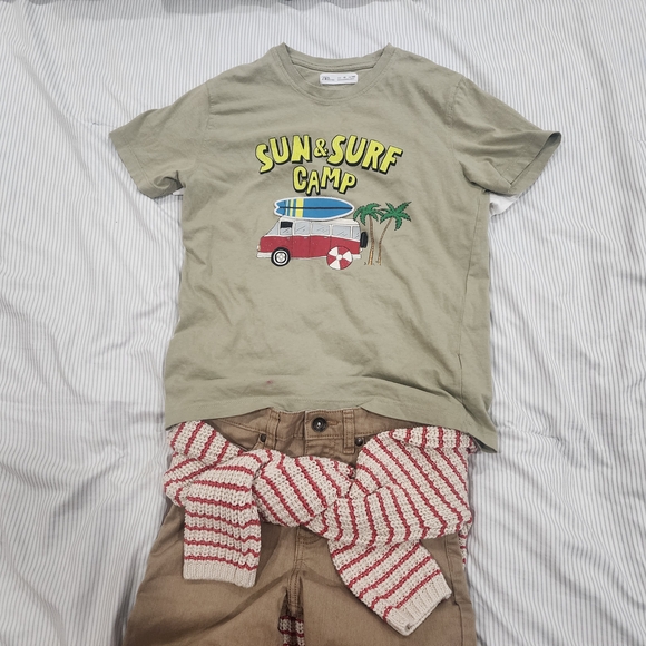Zara- Boys Size 10, Beach🏄‍♂️ Theme Khaki T-Shirt - W/ Removable Surfboard - Picture 10 of 16